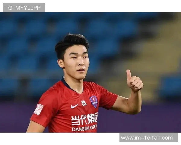 辽宁铁人正式签约原成都蓉城后卫元敏诚加强后防线实力